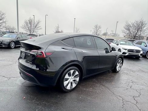Used 2023 Tesla Model Y Long Range image 9