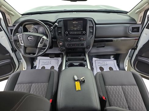 Used 2024 Nissan Titan SV w/ SV Convenience Package image 12