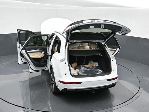 Used 2025 Audi Q5 2.0T Premium Plus w/ Premium Plus Package image 44