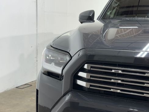 Used 2025 Toyota 4Runner Limited w/ Tow Technology Package AWD/4WD image 10