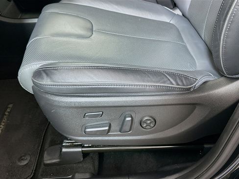 Certified 2022 Hyundai Santa Fe Limited image 18