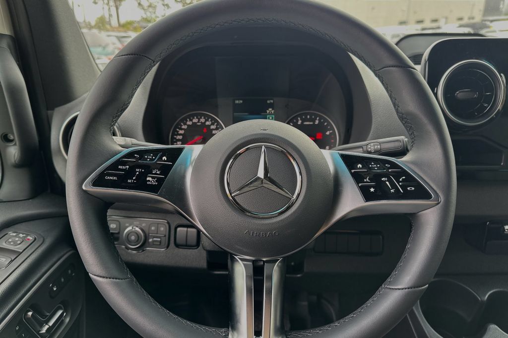 Used 2025 Mercedes-Benz Sprinter 2500 image 20