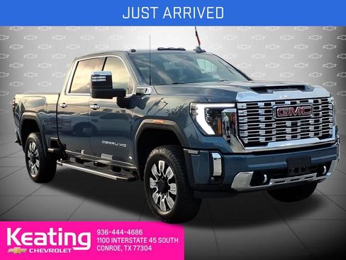 Used 2025 GMC Sierra 3500 Denali w/ Technology Package AWD/4WD image 1