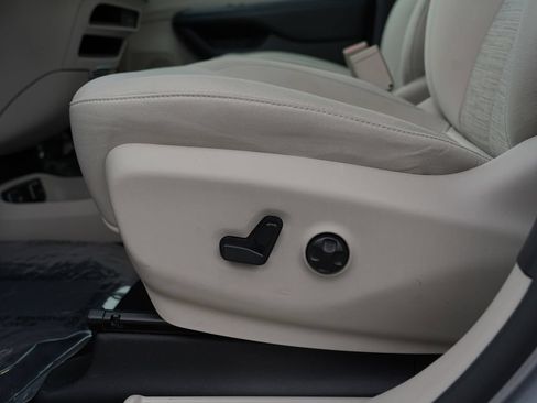 Used 2017 Chrysler Pacifica Touring Plus FWD image 15