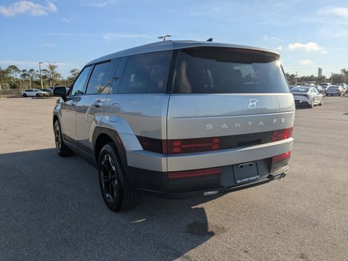 Used 2025 Hyundai Santa Fe SE image 7