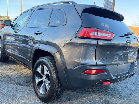 Used 2017 Jeep Cherokee Trailhawk w/ Cold Weather Group image 6