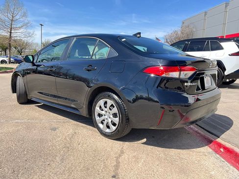 Used 2025 Toyota Corolla LE image 8