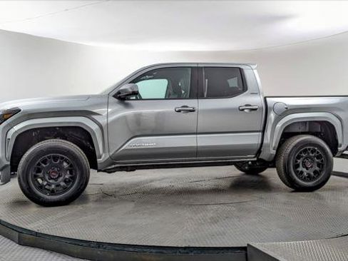 Used 2025 Toyota Tacoma SR5 RWD image 3
