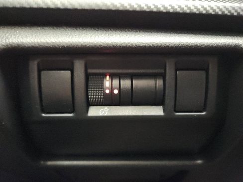 Used 2024 Subaru Crosstrek 2.0i Premium image 11