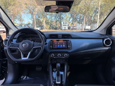 Used 2025 Nissan Versa SV image 29