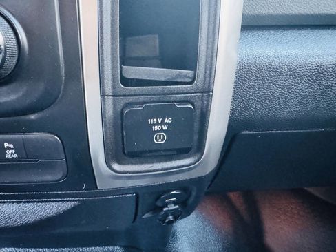 Used 2017 RAM 1500 Classic SLT image 22