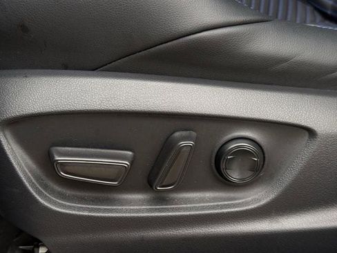 Used 2025 Toyota Corolla Cross AWD Hybrid w/ Convenience Package image 29