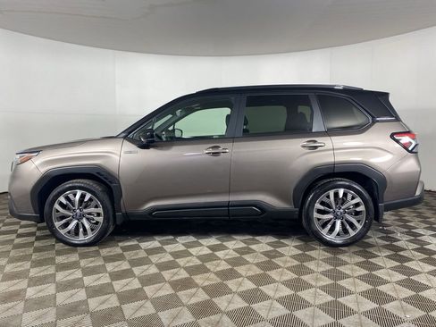 Certified 2025 Subaru Forester Touring AWD/4WD image 10