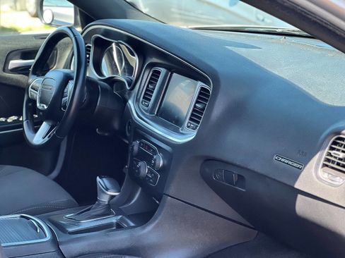 Used 2015 Dodge Charger SXT RWD image 14