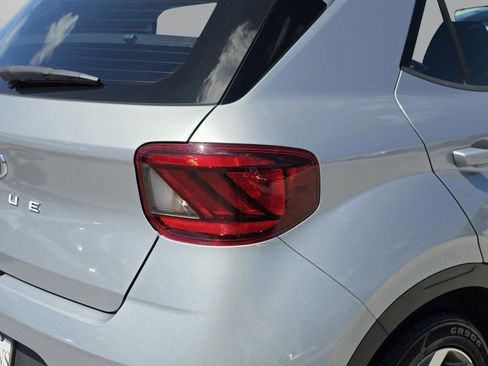 Used 2023 Hyundai Venue SEL FWD image 36