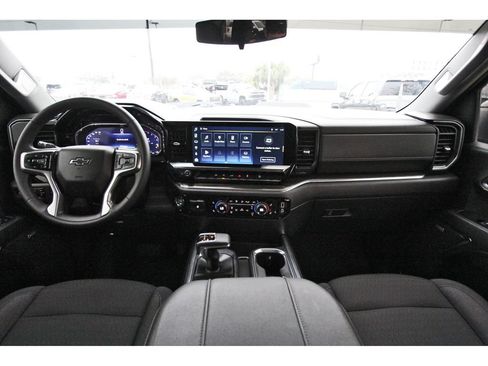 Used 2024 Chevrolet Silverado 1500 LT Trail Boss w/ Convenience Package II AWD/4WD image 7