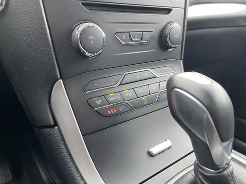 Used 2018 Ford Edge SEL w/ Equipment Group 201A image 19