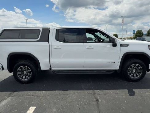 Used 2024 GMC Sierra 1500 AT4 w/ Technology Package AWD/4WD image 9