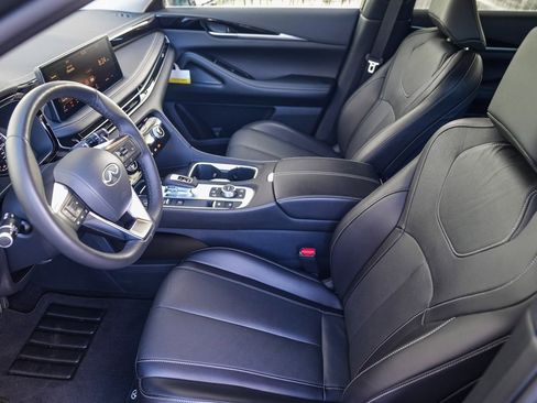 Certified 2025 INFINITI QX60 Pure image 17