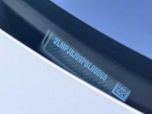 Used 2023 Lincoln Nautilus AWD w/ Premium Package image 27