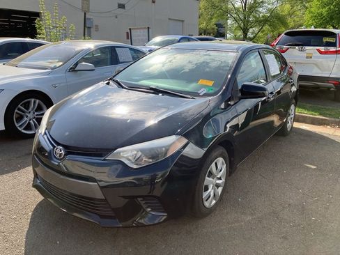 Used 2015 Toyota Corolla LE image 3
