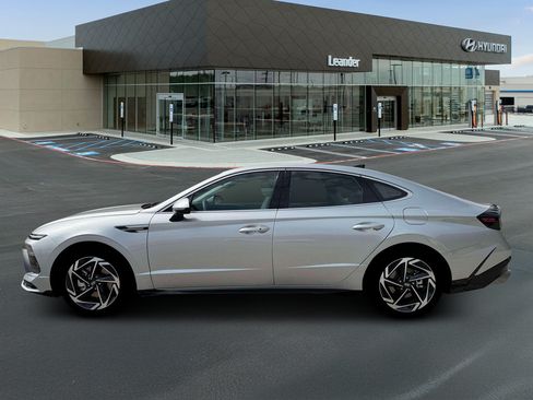 New 2026 Hyundai Sonata SEL FWD image 3