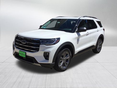 New 2026 Ford Explorer Active w/ Active Comfort Package AWD/4WD image 2