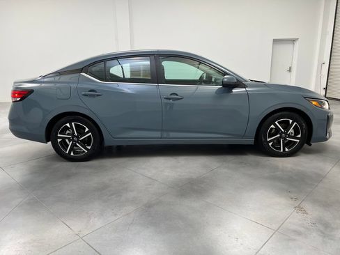 Used 2024 Nissan Sentra SV FWD image 10