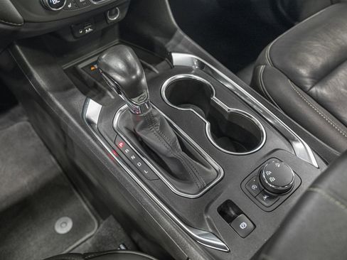 Used 2023 Chevrolet Traverse LT w/ LT Premium Package image 23