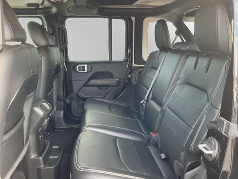 Used 2021 Jeep Wrangler Unlimited Sahara w/ Cold Weather Group AWD/4WD image 13