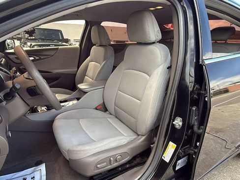 Used 2021 Chevrolet Malibu LT image 21