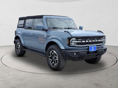 Used 2022 Ford Bronco Outer Banks AWD/4WD image 3