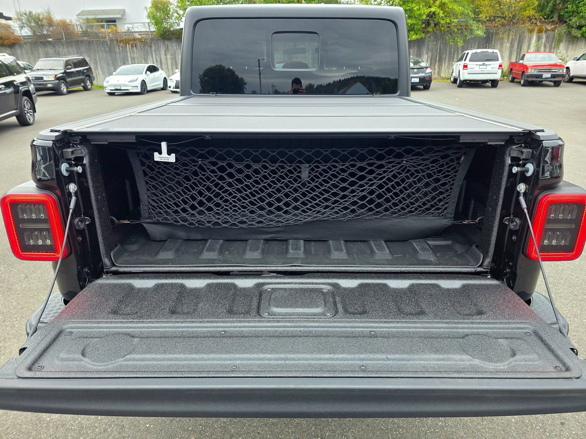 Used 2025 Jeep Gladiator Sport AWD/4WD image 16