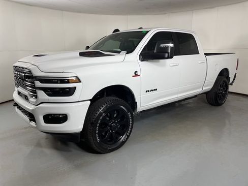 New 2026 RAM 2500 Laramie AWD/4WD image 4