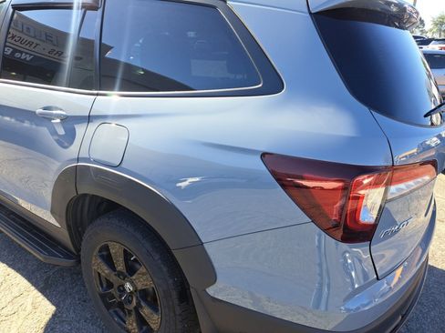 Used 2022 Honda Pilot TrailSport image 23