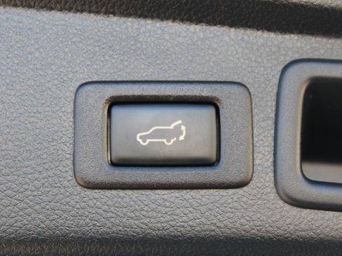 Used 2018 Subaru Forester 2.5i Limited image 31