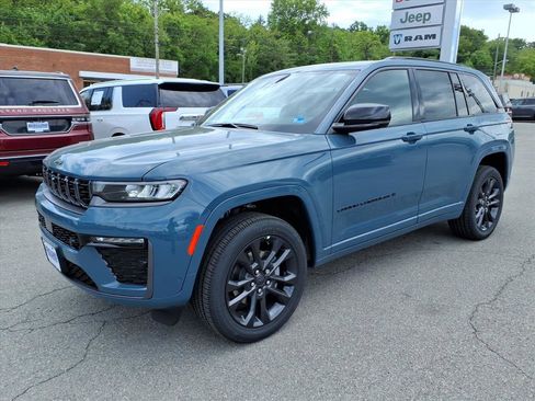 New 2026 Jeep Grand Cherokee Limited AWD/4WD image 8