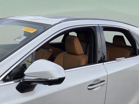 Certified 2025 Lexus RX 350 Premium Plus w/ Accessory Package (Z1) FWD image 10