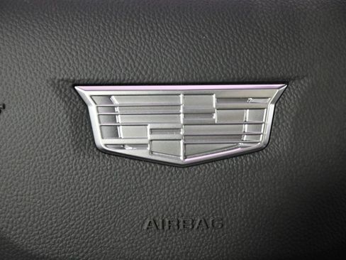 New 2025 Cadillac Optiq Sport 1 image 32