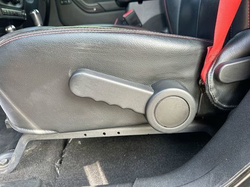 Used 2017 Jeep Wrangler Unlimited Rubicon image 24