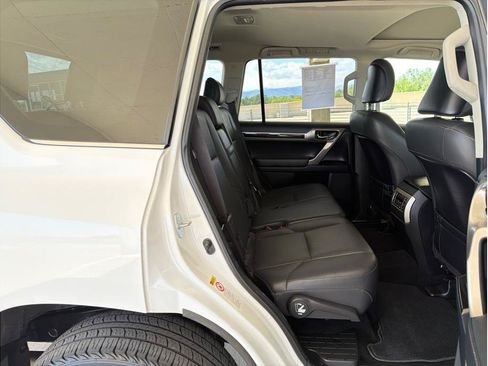 Used 2015 Lexus GX 460 w/ Comfort Package AWD/4WD image 14