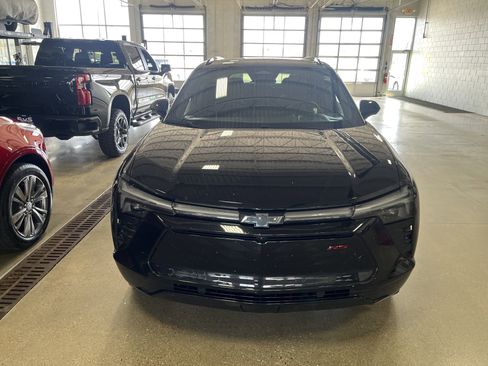 Used 2025 Chevrolet Blazer EV RS AWD/4WD image 2