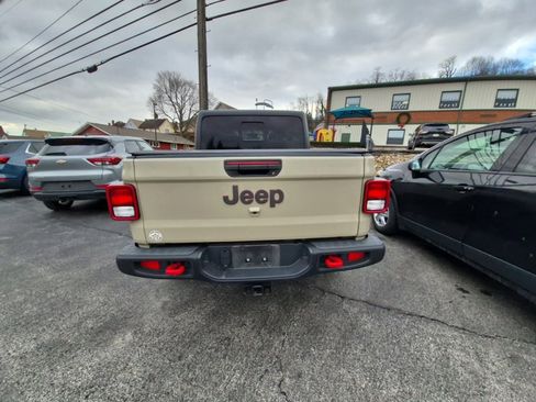 Used 2022 Jeep Gladiator Rubicon w/ Cold Weather Group image 6