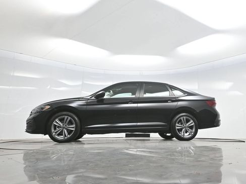 Used 2024 Volkswagen Jetta SE FWD image 7