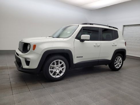 Used 2019 Jeep Renegade Latitude image 3