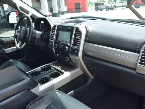 Used 2017 Ford F250 Lariat w/ Lariat Ultimate Package AWD/4WD image 14
