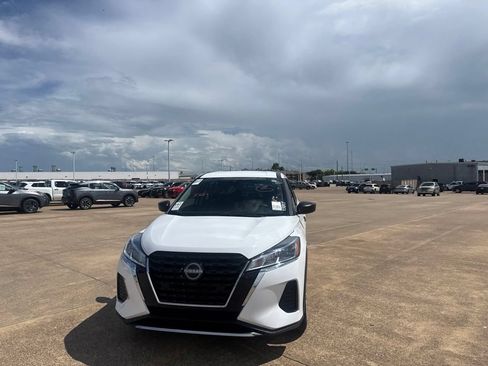 Certified 2024 Nissan Kicks S FWD image 5