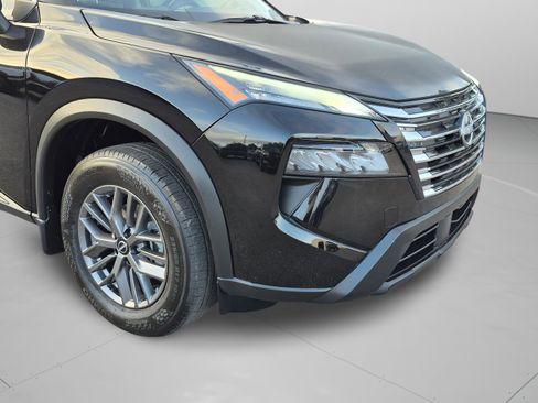 Certified 2025 Nissan Rogue S FWD image 34