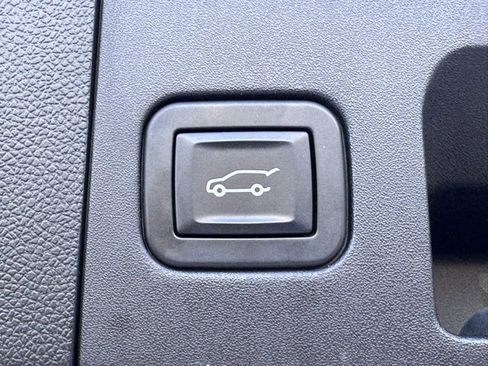 Used 2019 Cadillac XT4 Premium Luxury w/ Enhanced Visibility Package image 32