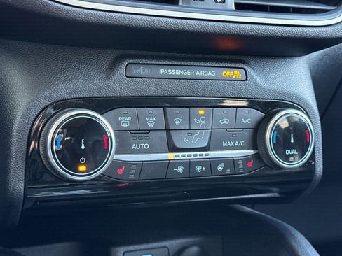 Used 2022 Ford Escape SEL w/ Technology Package image 22